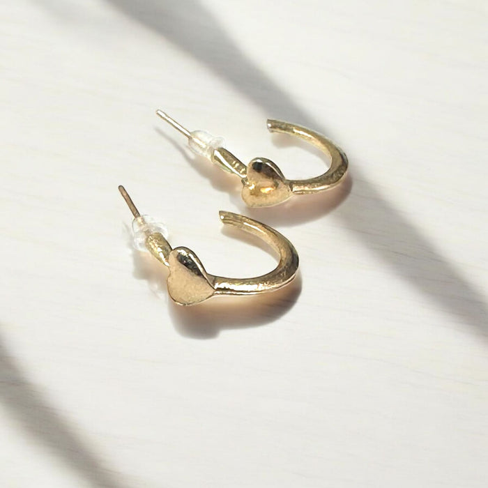Single gold heart-shaped earring – SpotNGrab Lebanon romantic minimalist jewelry