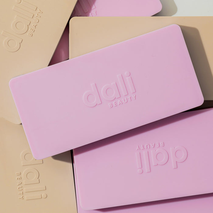 Dali Pretty in Pink Eyeshadow Palette with 8 pink-toned matte and shimmer shades in sleek packaging – perfect for versatile eye makeup looks