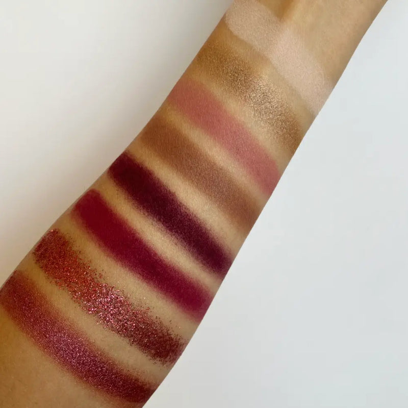 Dali Pretty in Pink Eyeshadow Palette with 8 pink-toned matte and shimmer shades in sleek packaging – perfect for versatile eye makeup looks