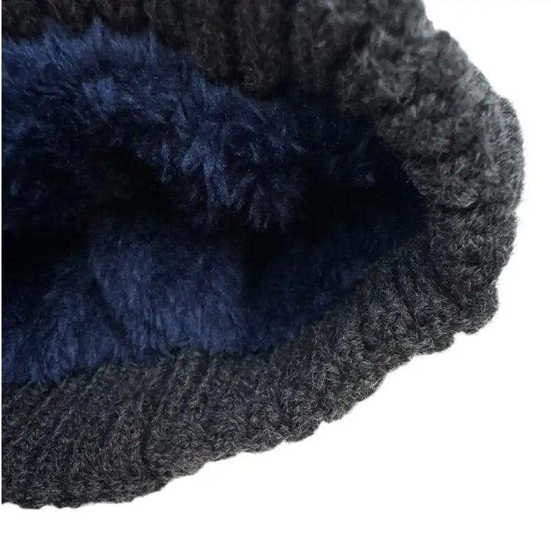 Brendi beanie inside fleece details